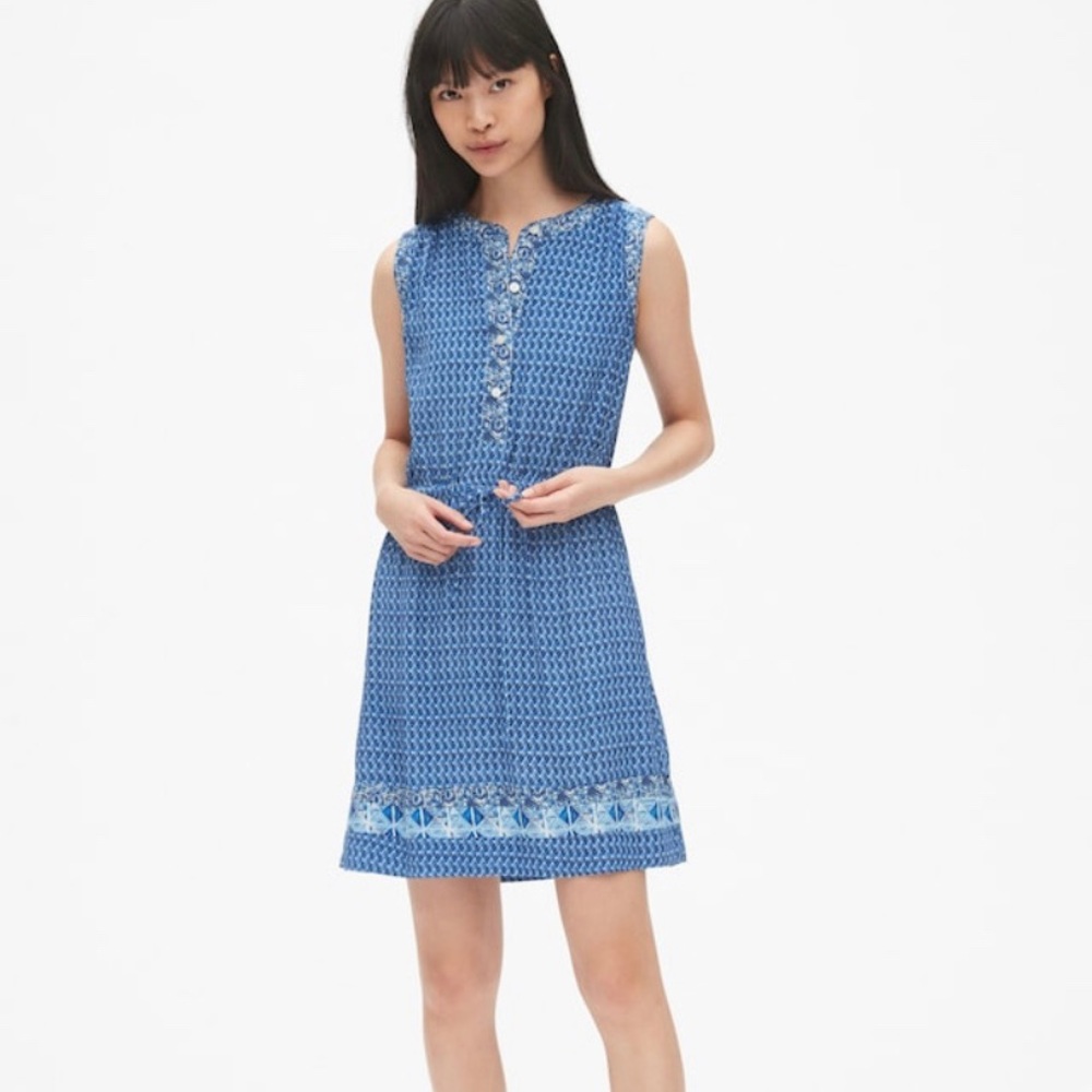 NWT Blue Sleeveless Gap shirt dress—with pockets!